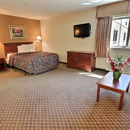 Crestwood Suites Of Newport News Exterior foto